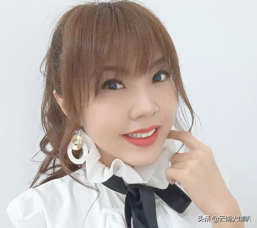 娱乐吃瓜女星化妆,揭秘化妆术背后的秘密